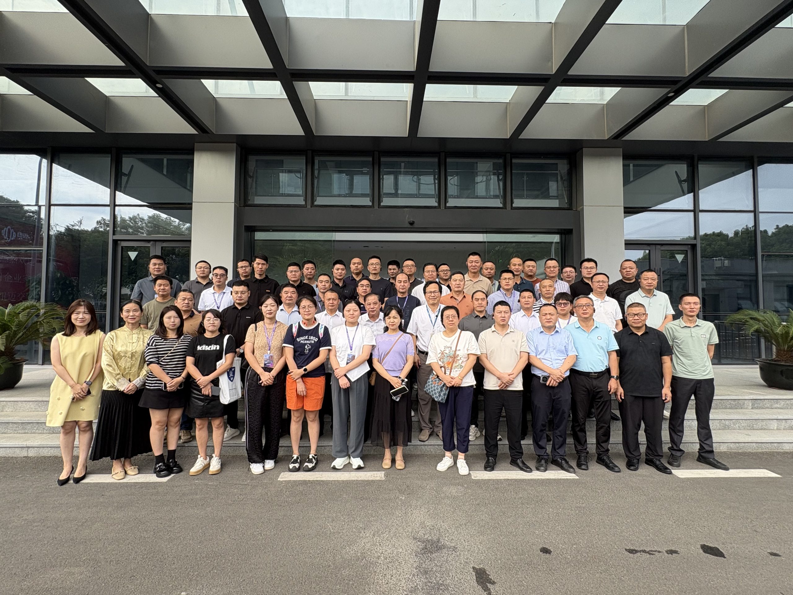 专精特新企业家代表团走进AK手机网页版登录入口